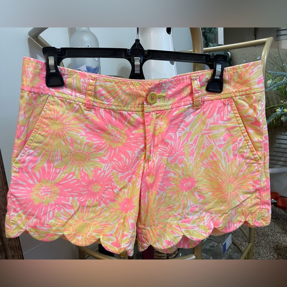 Lily Pulitzer Size 2 Buttercup Shorts